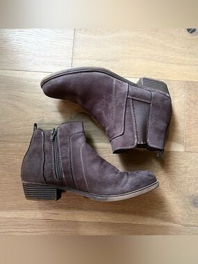 Brown Suede Like Chelsea Ankle Boots Western Moto Style Size 7.5